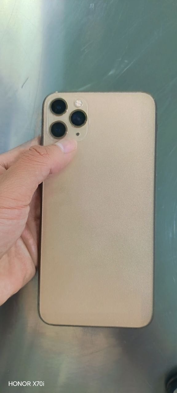 សែម ភារ៉ា