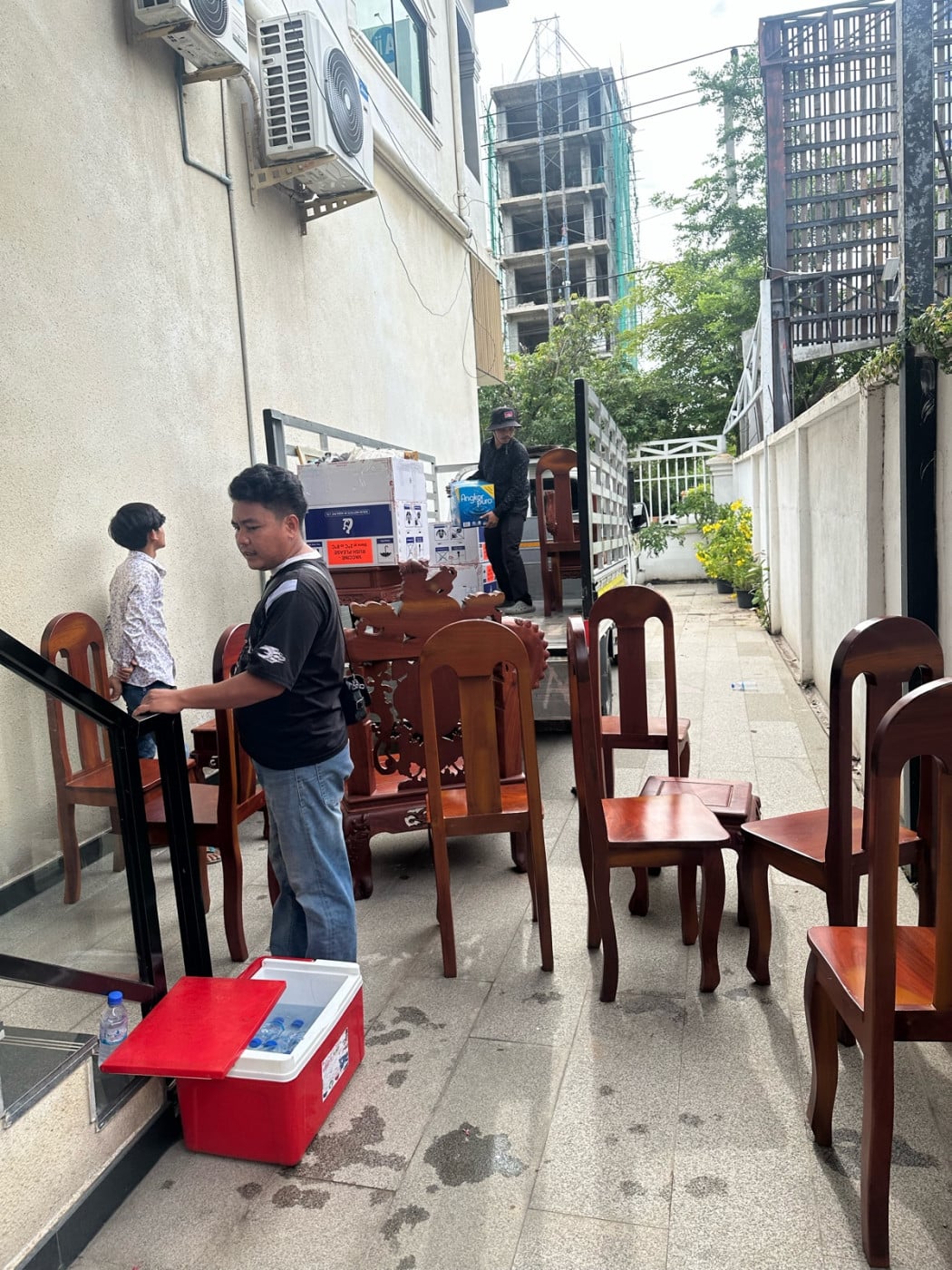 សេវ៉ាកម្ម ឡានជួល