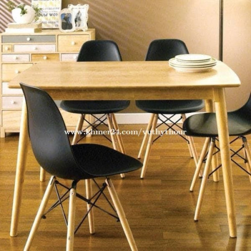 Beautiful Dinning Set with four seater