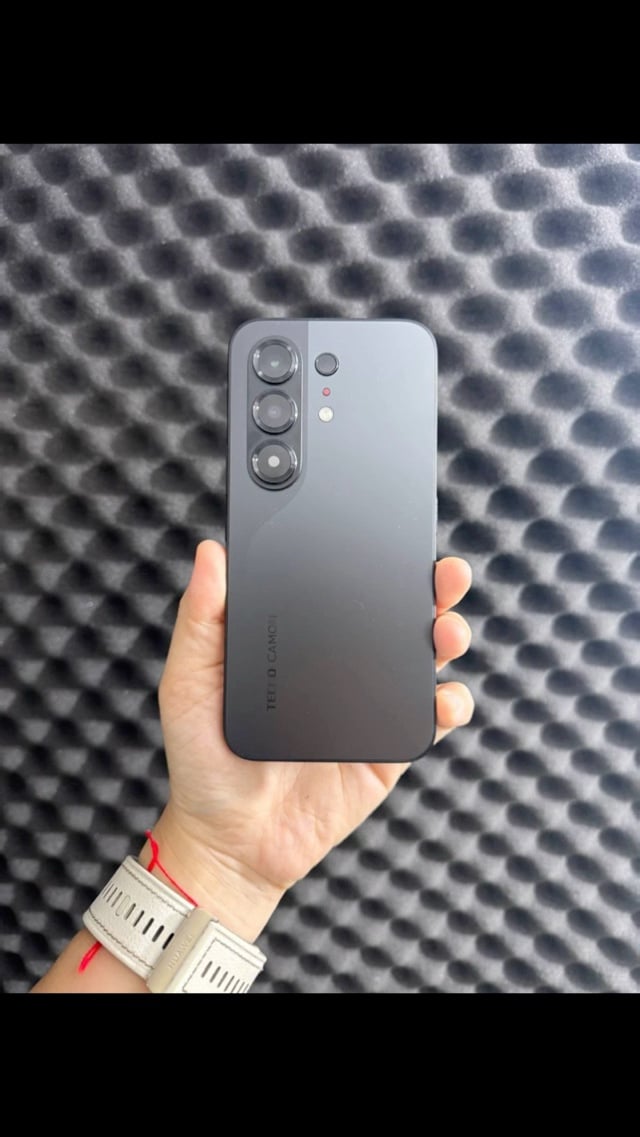 TECno Camon.50.