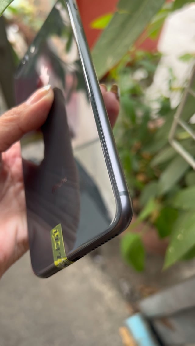 8.Plus 64g មានស្គេន 69$