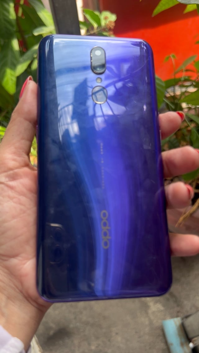 OPPO F11.8.256.50$ មានឆ្នាំងសាក
