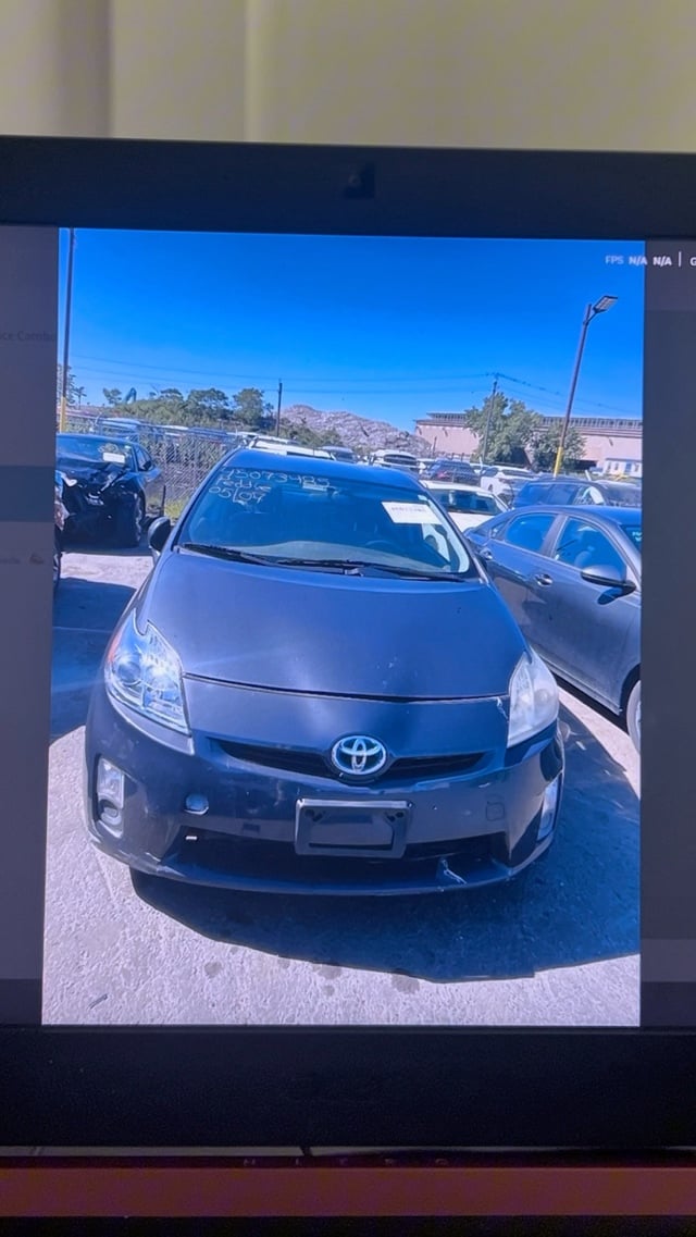 Prius 2011 ឡានមូលតម្លៃល្អ