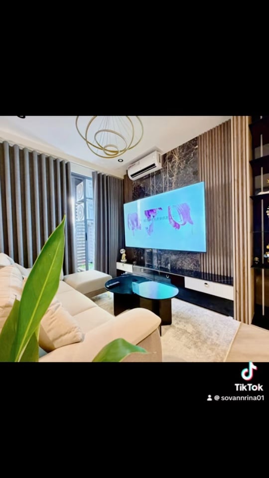 Urgent sale at Time Square 5